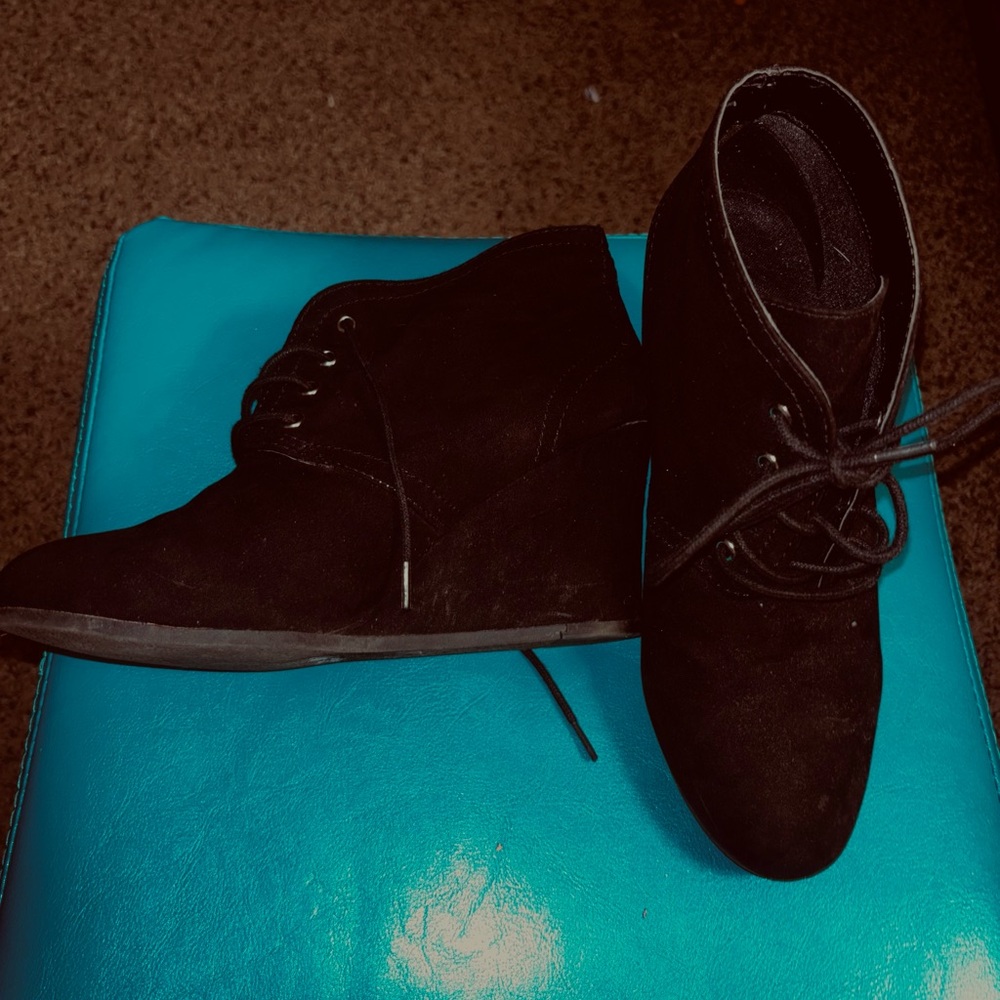 Black Men's Lace-Up Shoes